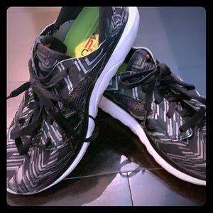 Saúcony  Kineta Relay